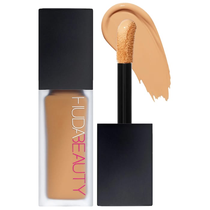 Huda Beauty Easy Blur Concealer